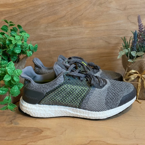 Adidas Ultraboost ST Primeknit Running Shoes - Picture 3 of 8